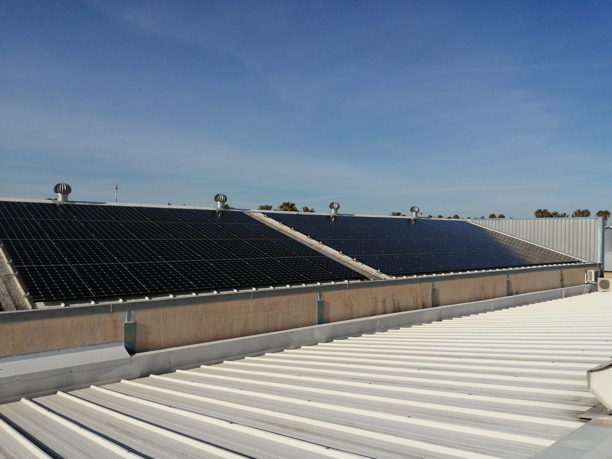 Alba Renova lidera el proyecto de instalación solar fotovoltaica en Sevilla,  autoconsumo de 39,1 kWp en C&G IT Solutions