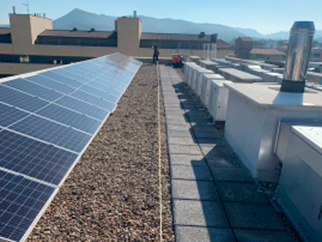 Instalación de una línea de vida de 132 metros en la residencia AMAVIR de Sarriguren