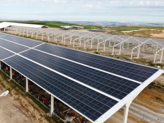 Limpieza de Módulos de la Instalación Solar de la Granja Valle de Odieta